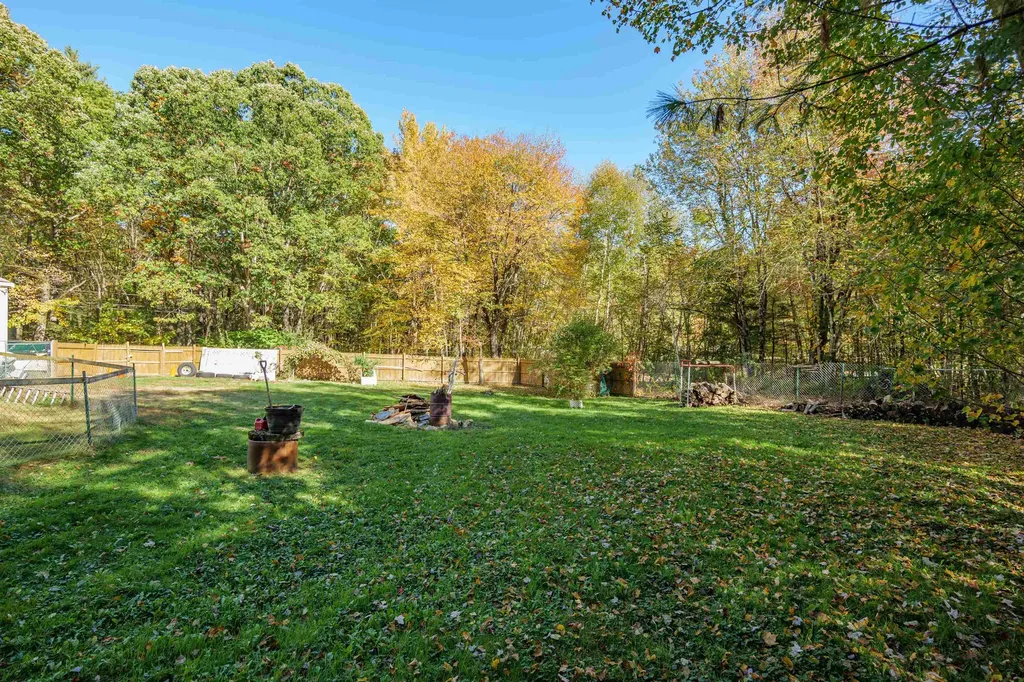 43 Maple Avenue Newton NH 03858