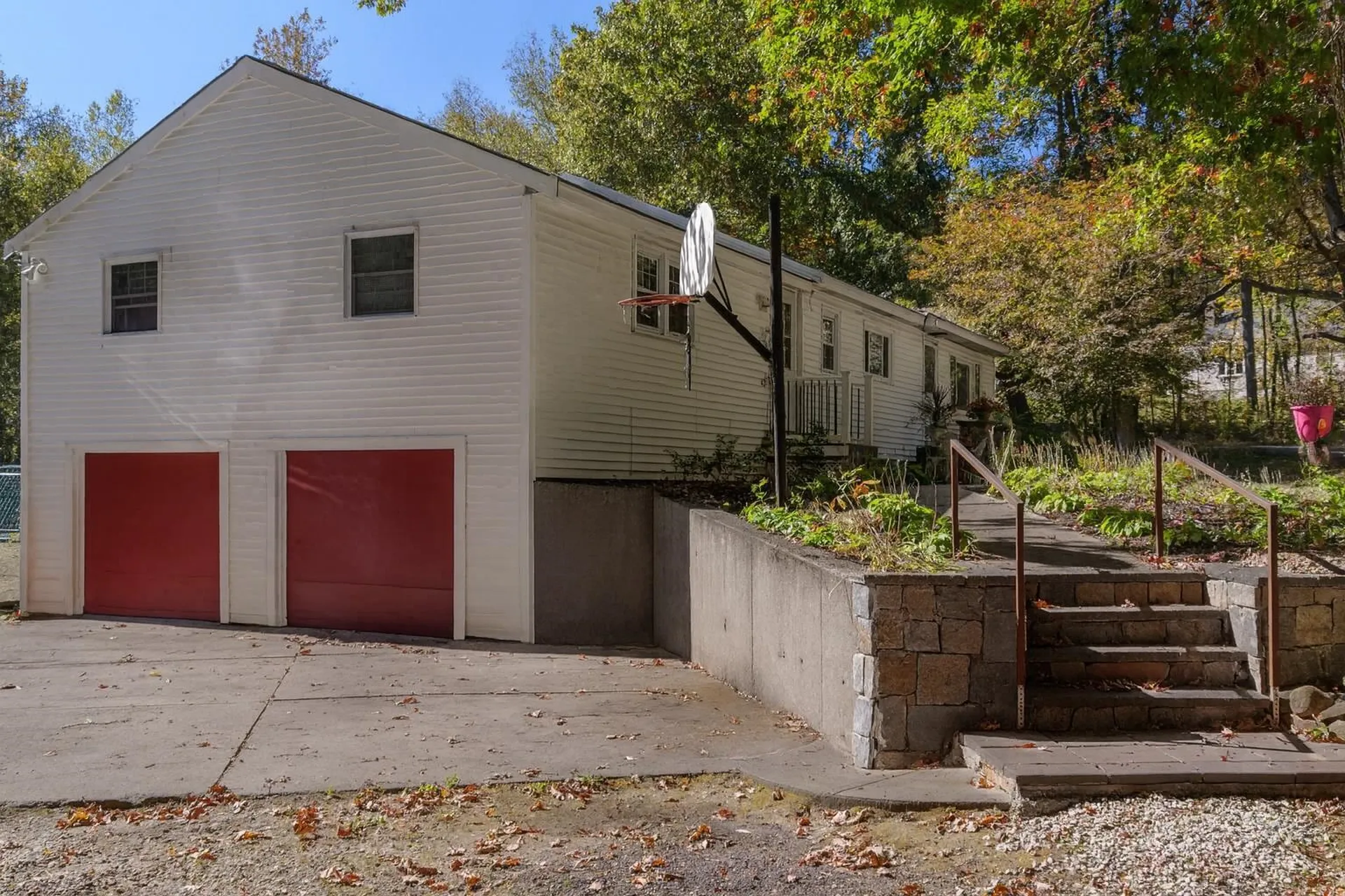 43 Maple Avenue Newton NH 03858