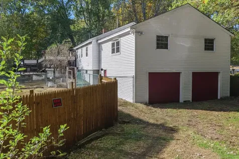 43 Maple Avenue Newton NH 03858