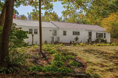 43 Maple Avenue Newton NH 03858