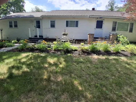 43 Maple Avenue Newton NH 03858