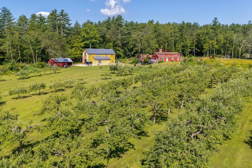 55 Hollow Hill Road Tamworth NH 03886