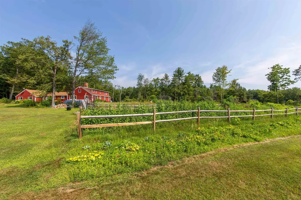 55 Hollow Hill Road Tamworth NH 03886