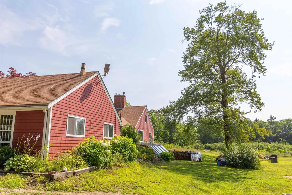 55 Hollow Hill Road Tamworth NH 03886