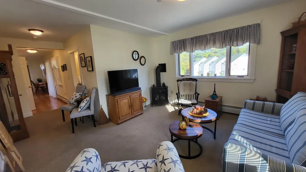 196 East Main Street Conway NH 03818