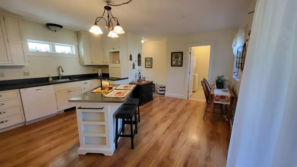 196 East Main Street Conway NH 03818