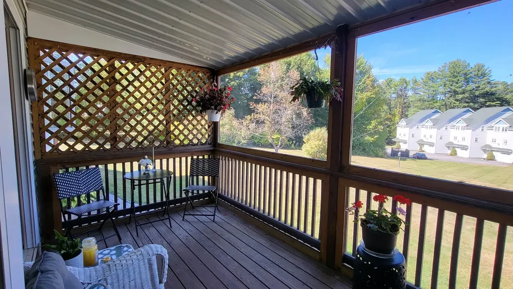 196 East Main Street Conway NH 03818