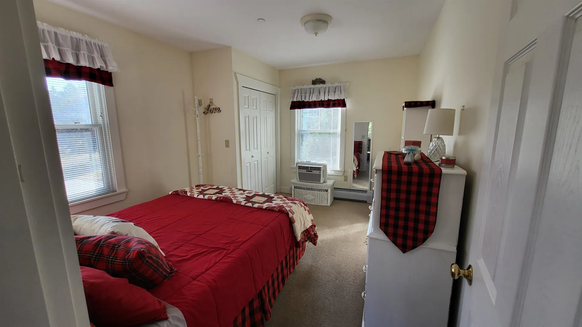 196 East Main Street Conway NH 03818