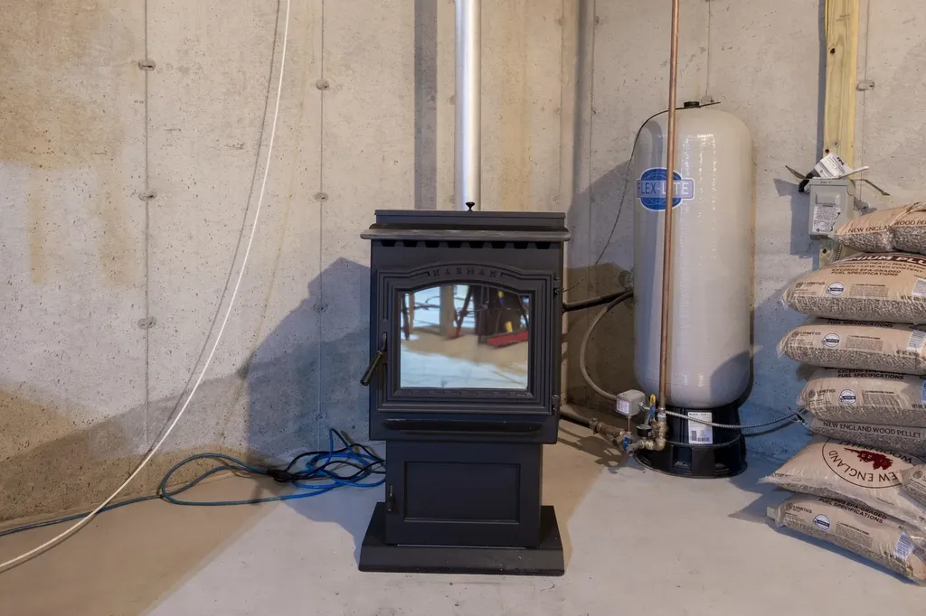 308 Reservoir Road Deering NH 03244