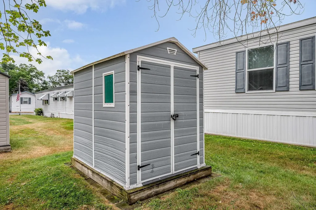 69 Caddy Drive Salem NH 03079