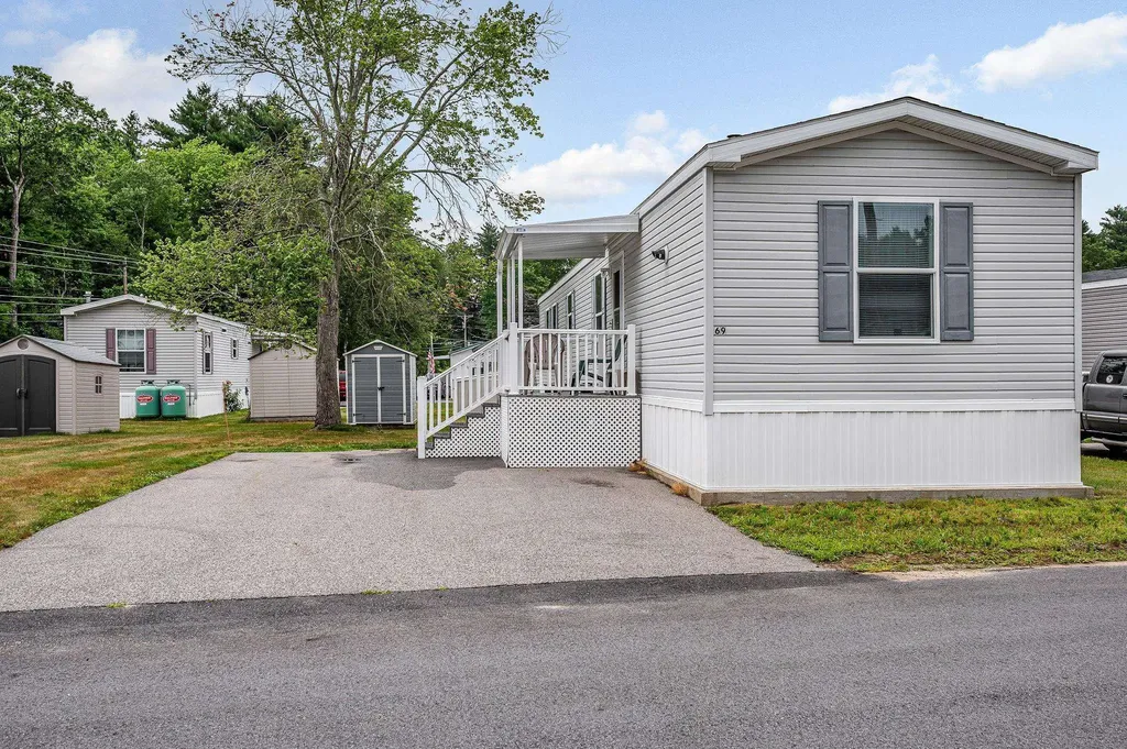 69 Caddy Drive Salem NH 03079