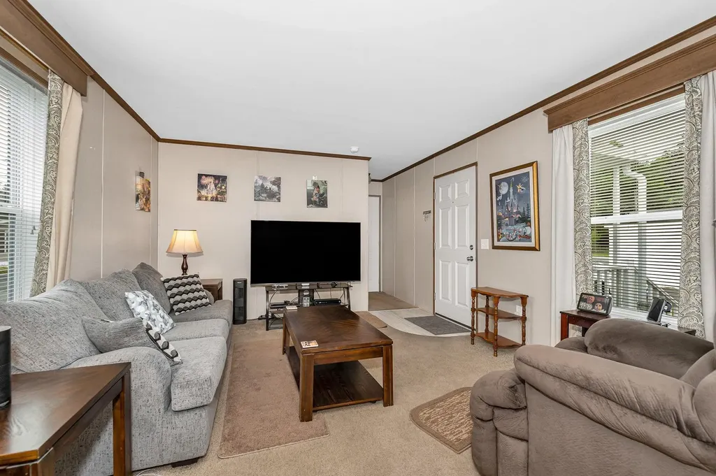 69 Caddy Drive Salem NH 03079