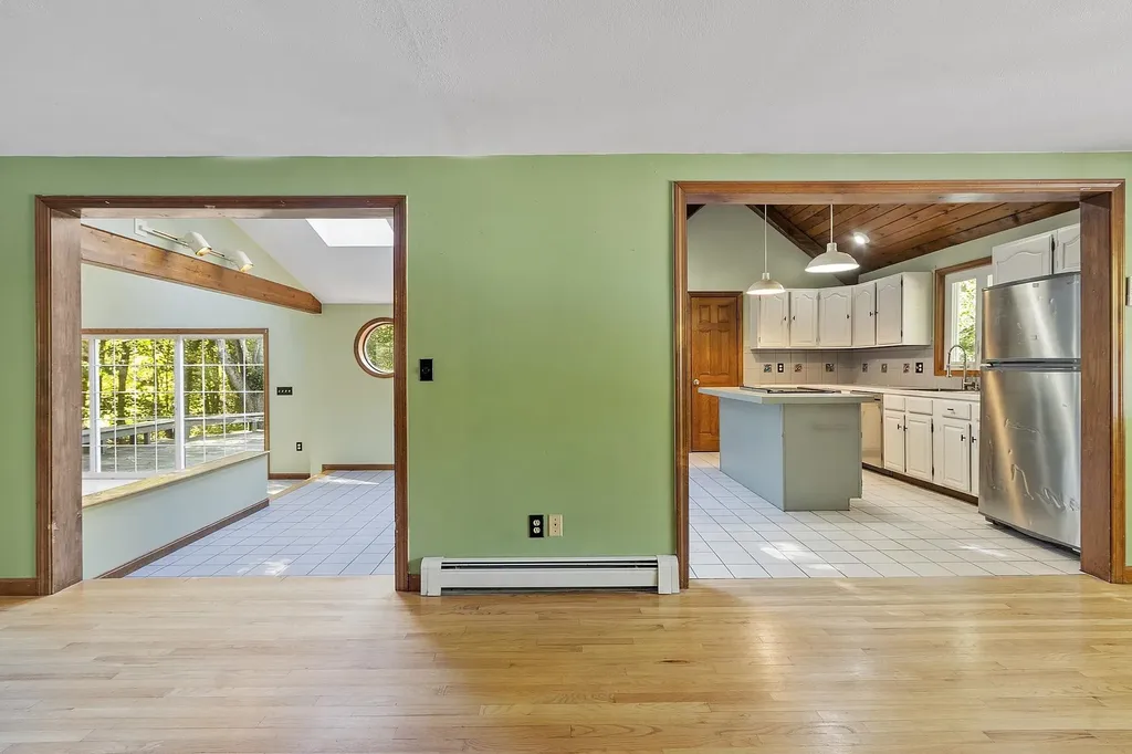 96 North Road North Hampton NH 03862