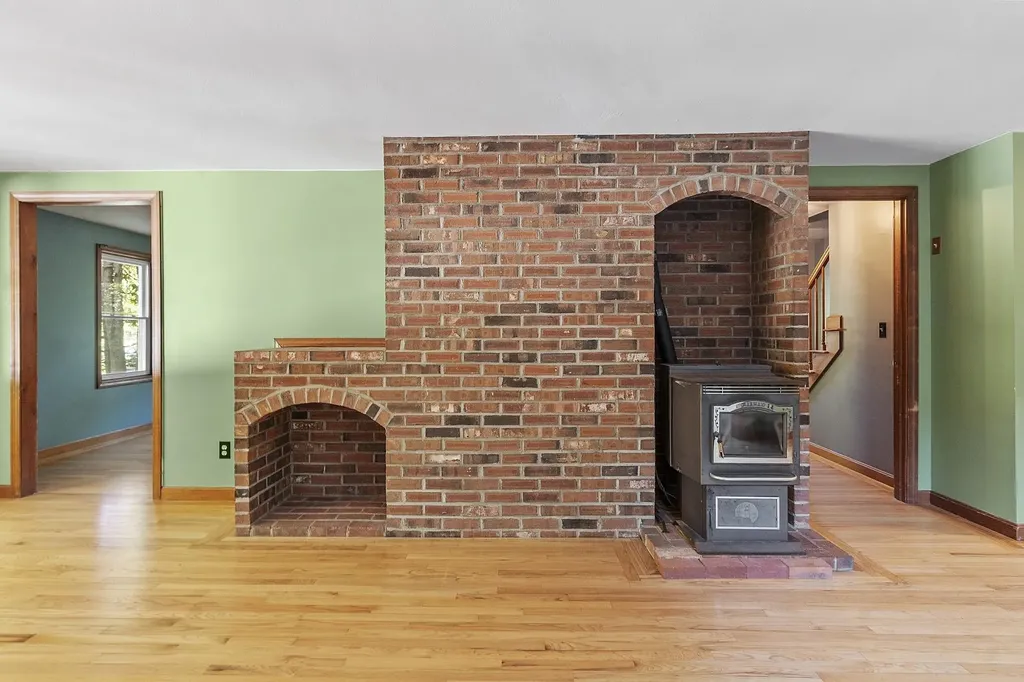 96 North Road North Hampton NH 03862