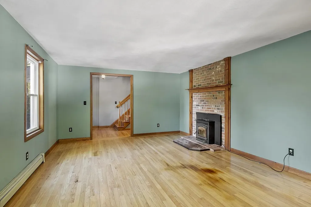 96 North Road North Hampton NH 03862