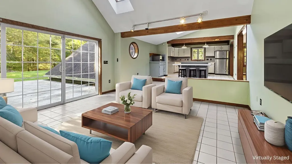 96 North Road North Hampton NH 03862