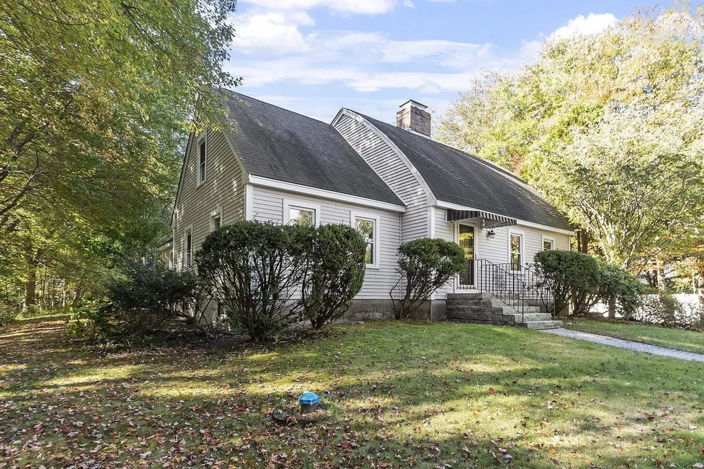 96 North Road North Hampton NH 03862