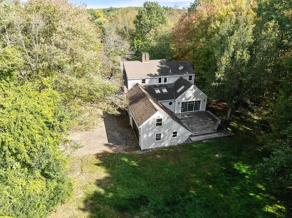 96 North Road North Hampton NH 03862