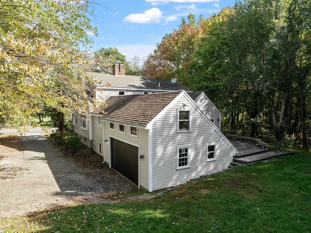 96 North Road North Hampton NH 03862