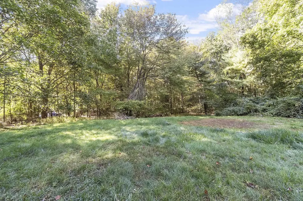 96 North Road North Hampton NH 03862