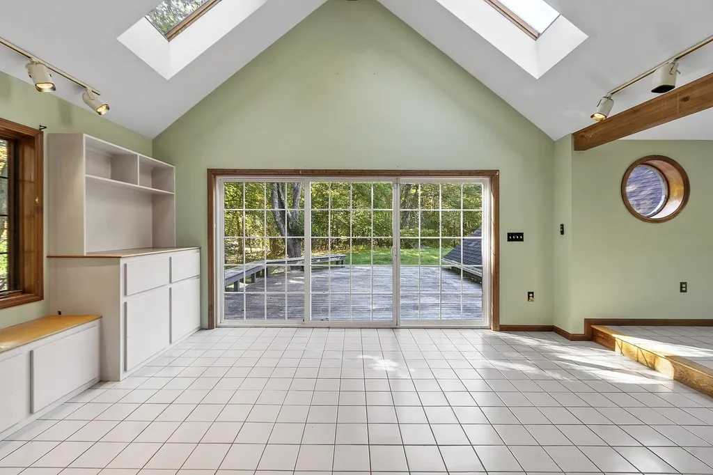 96 North Road North Hampton NH 03862