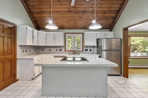 96 North Road North Hampton NH 03862