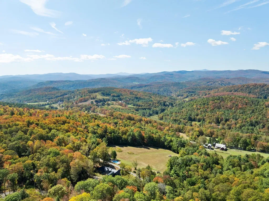 2769 Cloudland Road Pomfret VT 05067