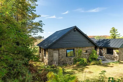 2769 Cloudland Road Pomfret VT 05067
