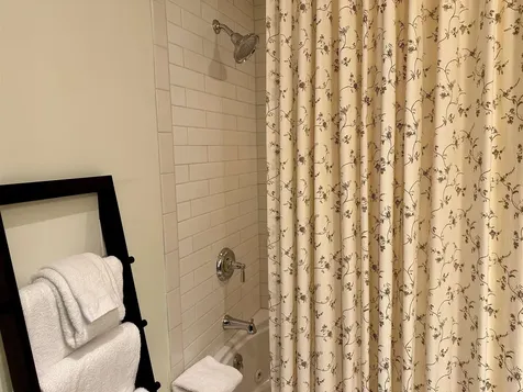 102 Forest Drive Warren VT 05674