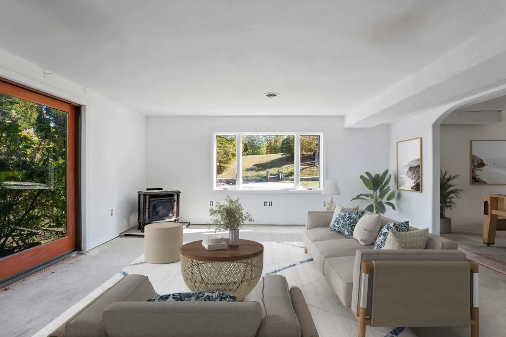 81 Lakewood Manor Road Newbury NH 03255