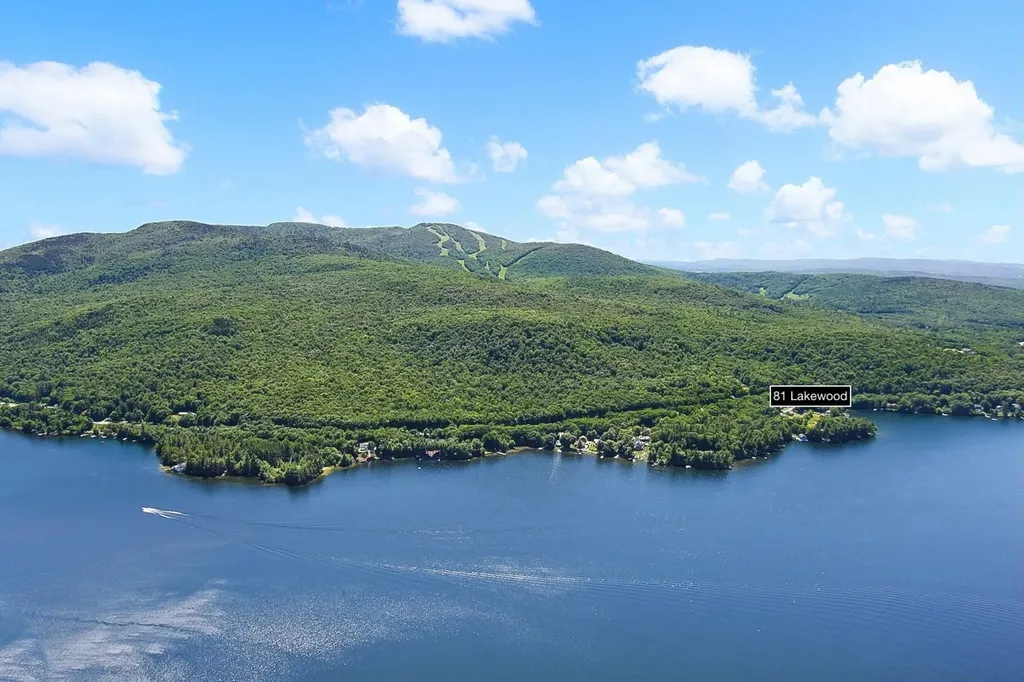 81 Lakewood Manor Road Newbury NH 03255