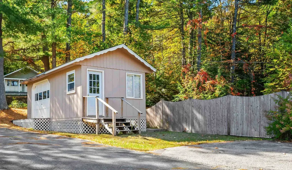 81 Lakewood Manor Road Newbury NH 03255