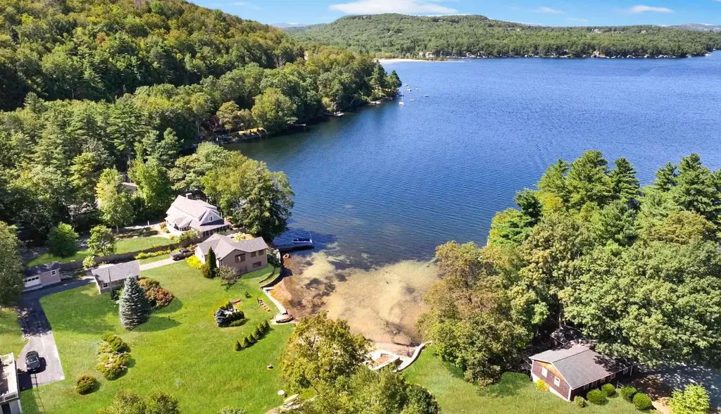 81 Lakewood Manor Road Newbury NH 03255