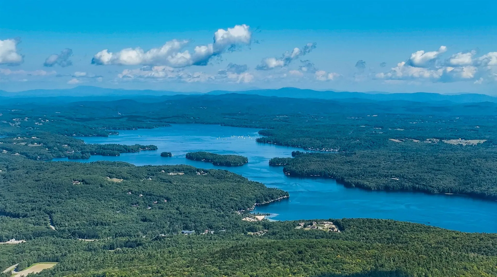 81 Lakewood Manor Road Newbury NH 03255