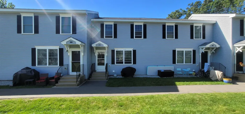 90 Karatzas Avenue Manchester NH 03104