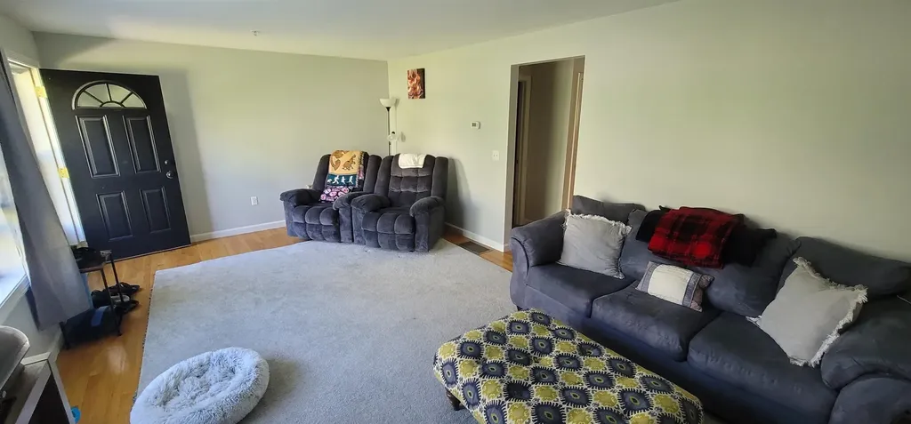 90 Karatzas Avenue Manchester NH 03104