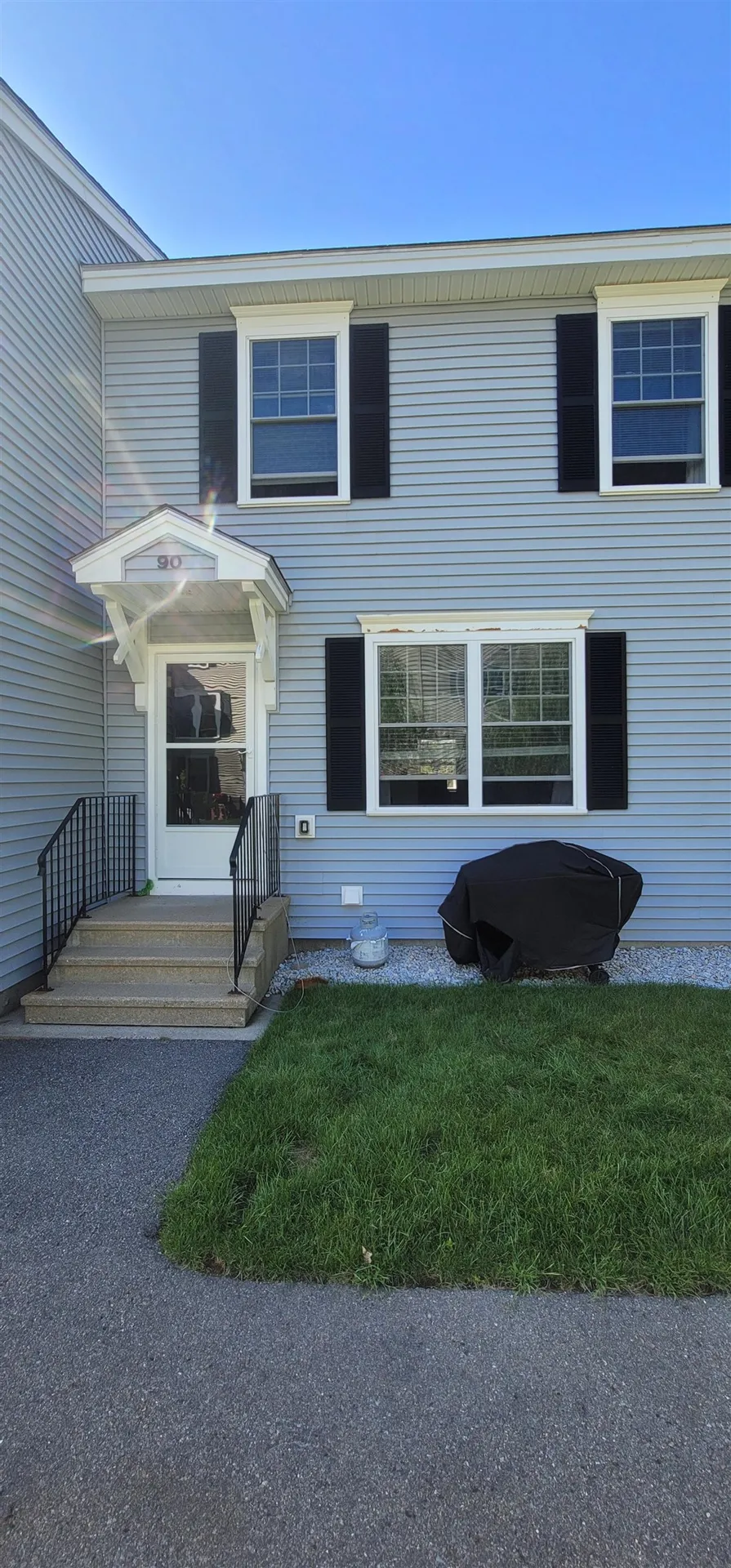 90 Karatzas Avenue Manchester NH 03104