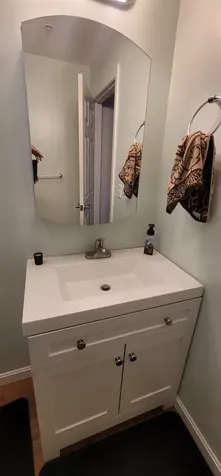 90 Karatzas Avenue Manchester NH 03104