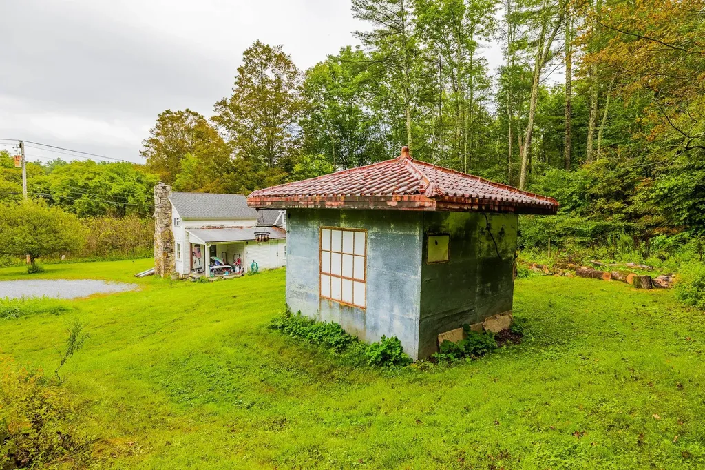 215 & 221 Vt Route 30 Dorset VT 05251