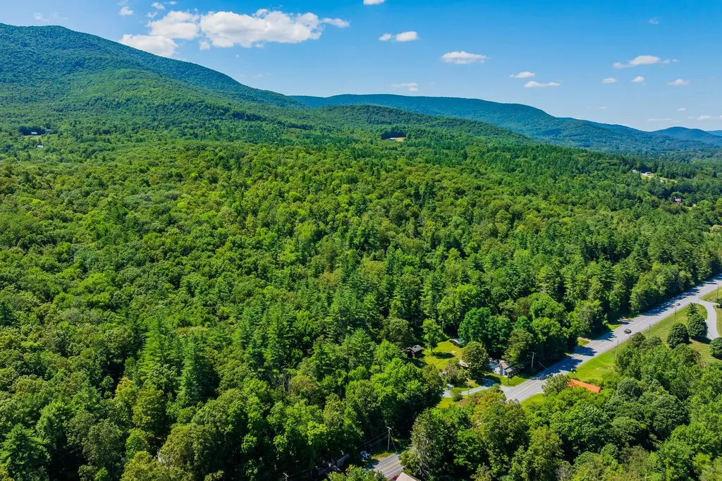 215 & 221 Vt Route 30 Dorset VT 05251