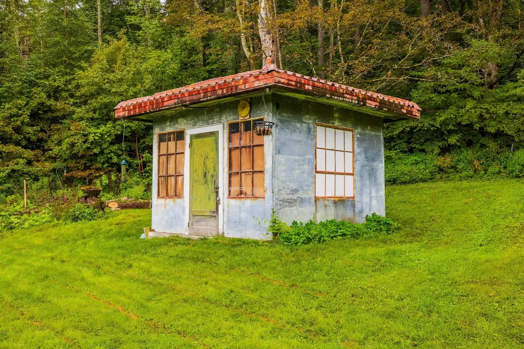 215 & 221 Vt Route 30 Dorset VT 05251