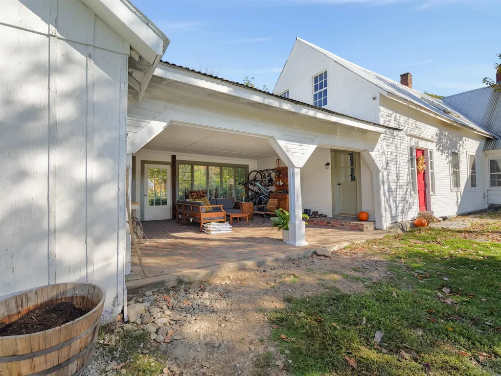 1806 Route 100 South Rochester VT 05767