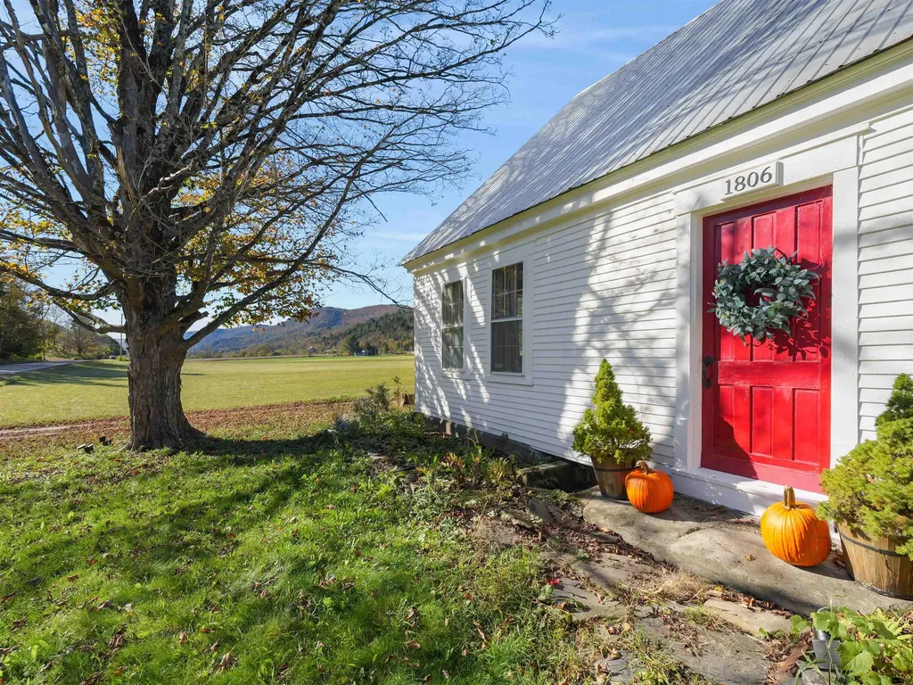 1806 Route 100 South Rochester VT 05767