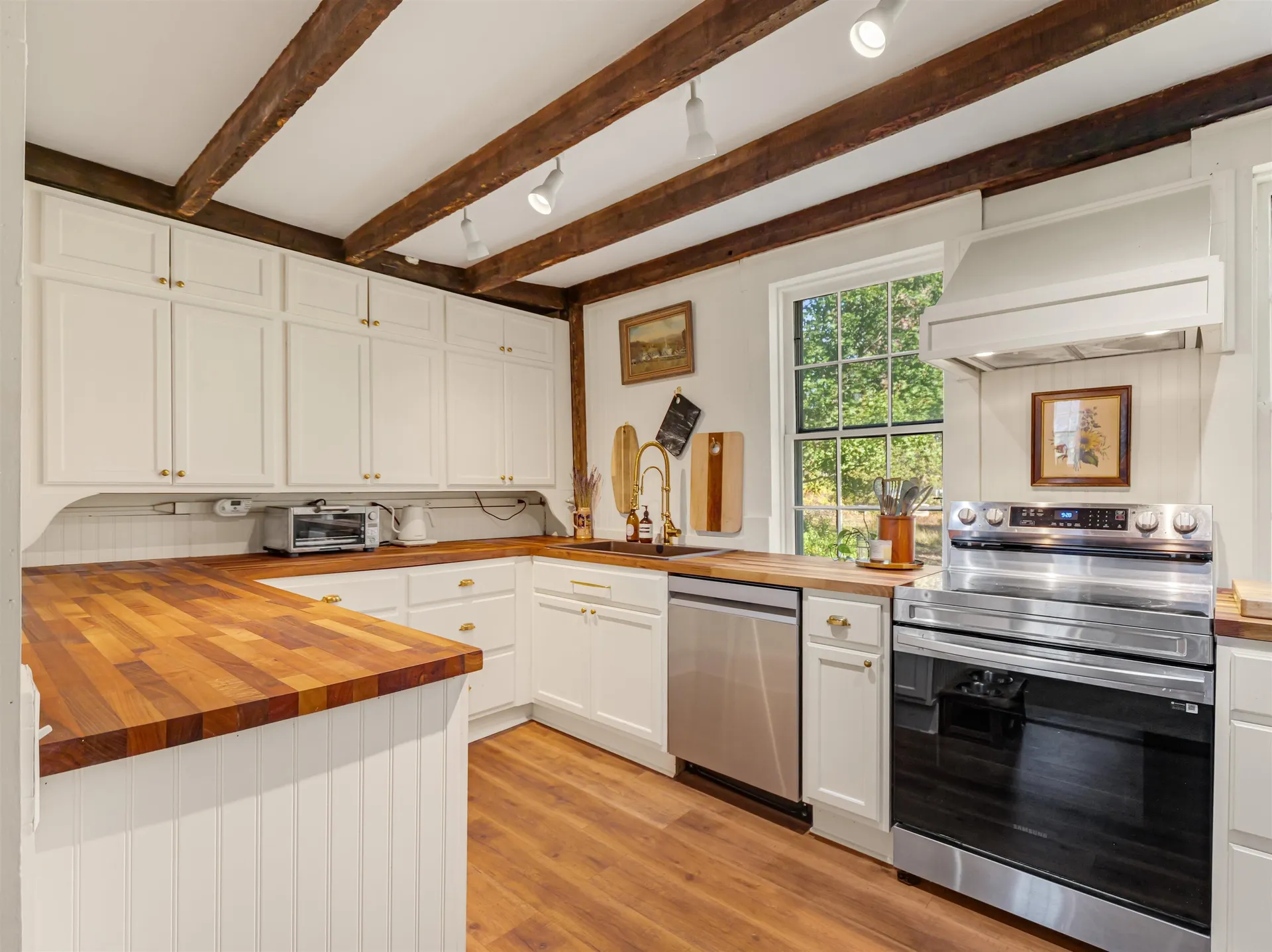 1806 Route 100 South Rochester VT 05767