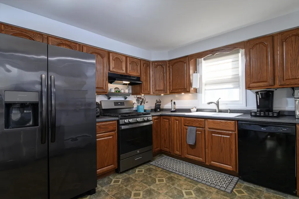 11 Newton Street Proctor VT 05765