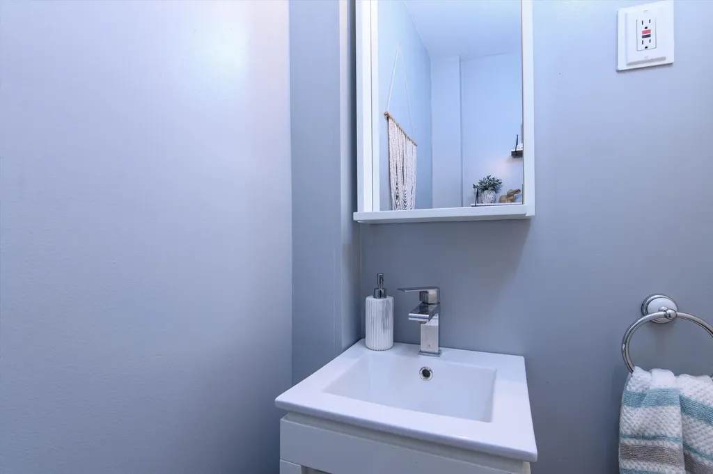 11 Newton Street Proctor VT 05765