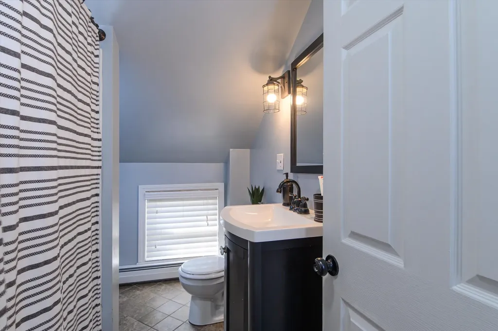 11 Newton Street Proctor VT 05765