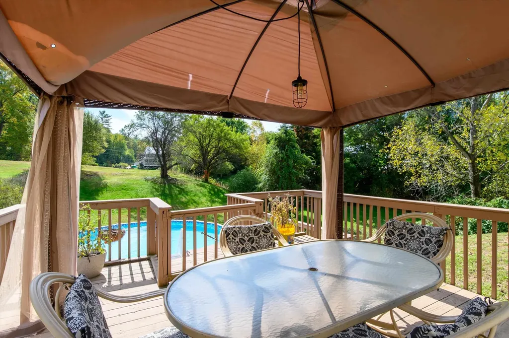 11 Newton Street Proctor VT 05765