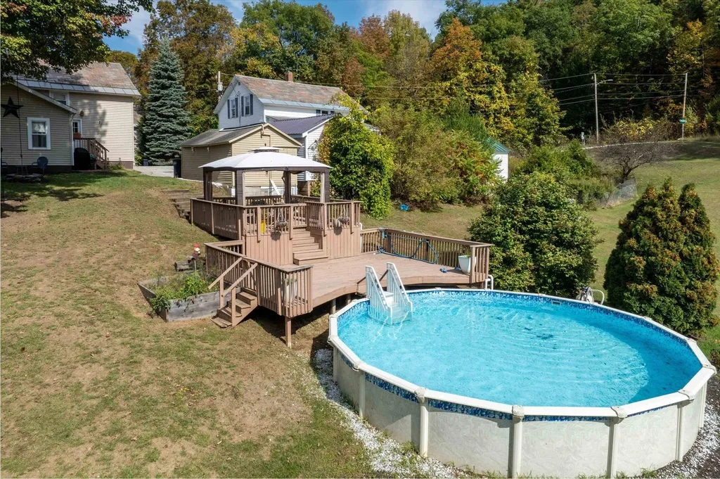 11 Newton Street Proctor VT 05765