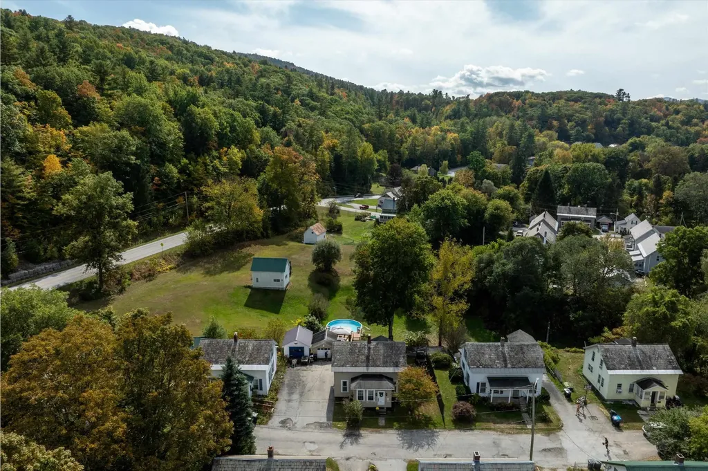 11 Newton Street Proctor VT 05765